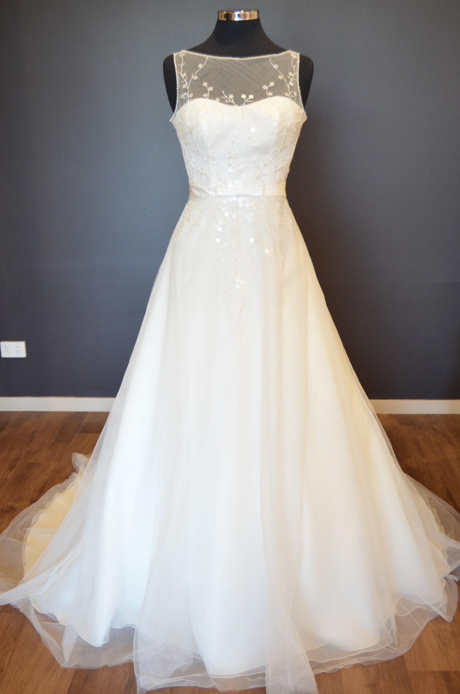 Fara Sposa Faxon Sample Wedding Dress on Sale 65 Off