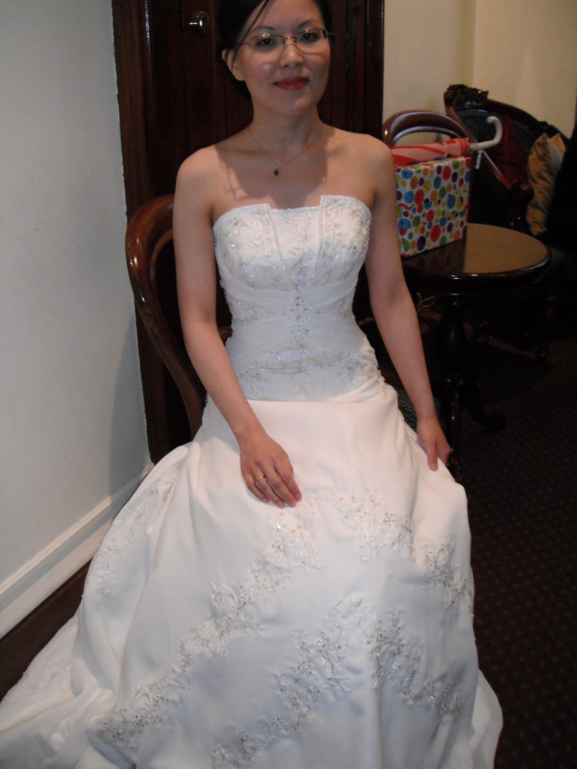 Brides Closet Custom Made Second Hand Wedding Dress on