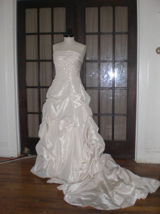 David s Bridal  T9102 Second  Hand  Wedding  Dress  on Sale  63 