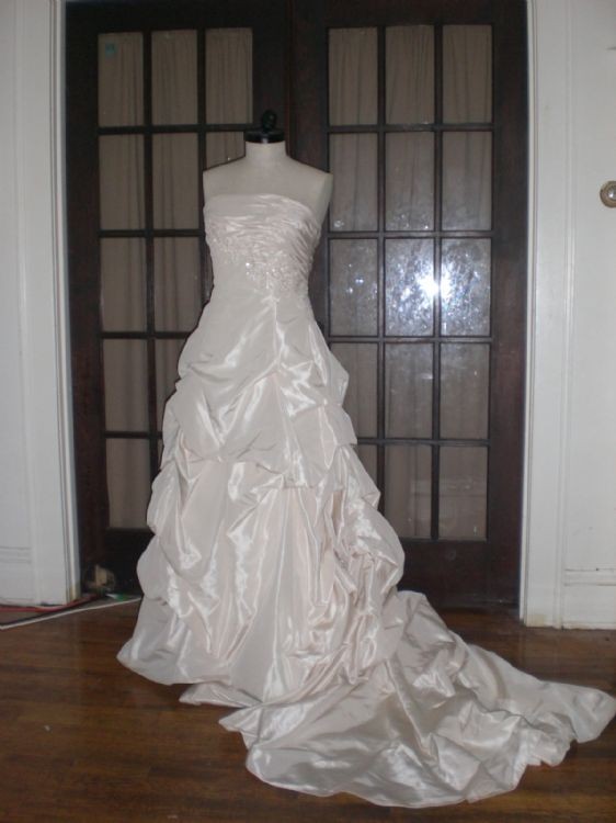 David s Bridal T9102 Second Hand Wedding Dress on Sale 63