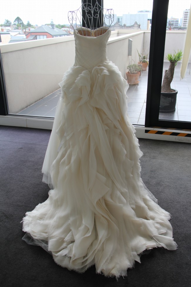 Vera Wang Diana Preowned Wedding Dress on Sale 53% Off - Stillwhite