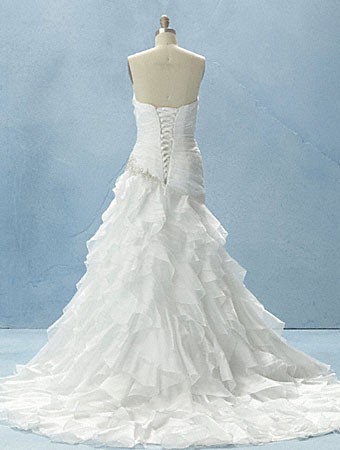 Alfred Angelo Disney Jasmine 215 Sample Wedding Dress on