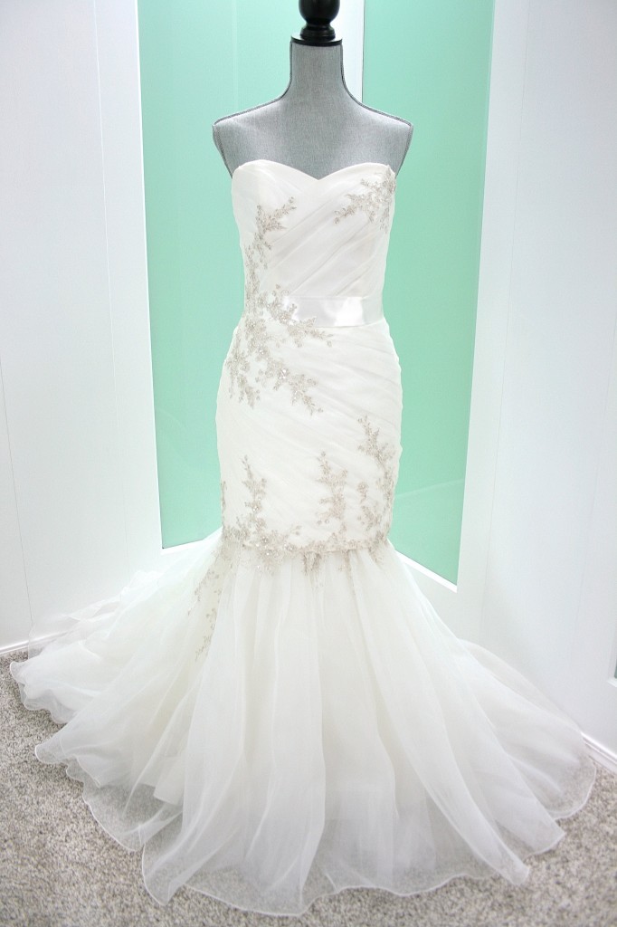 Alfred Angelo 2219 Wedding Dress on Sale 75% Off