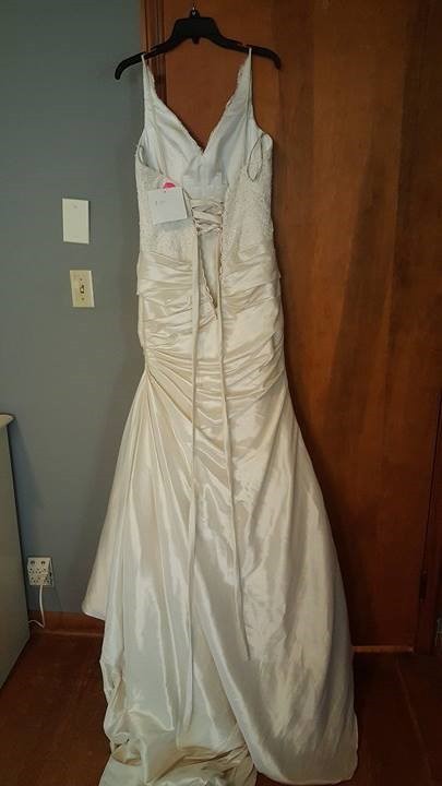 Maggie Sottero, Fit & Flare