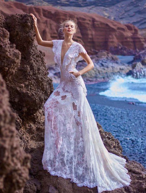 Galia Lahav, Sheath