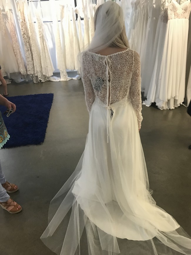 Q'nique Bridal, matisse jacket / Lucille skirt