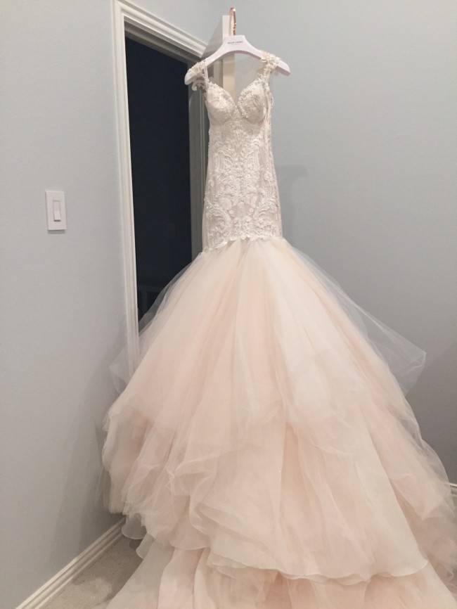 Galia Lahav, Loretta