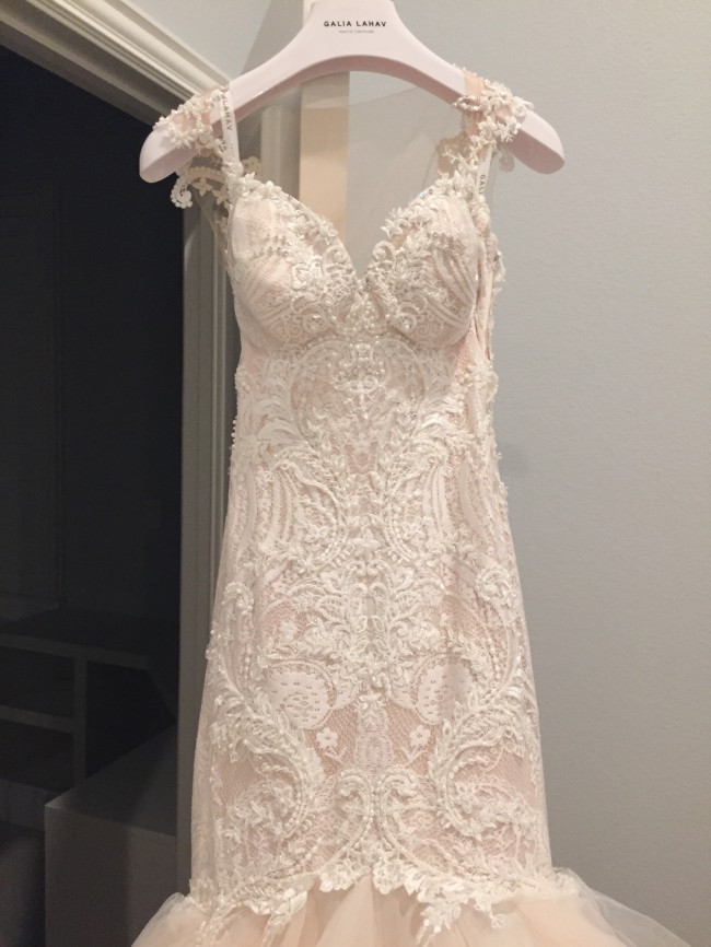 Galia Lahav, Loretta