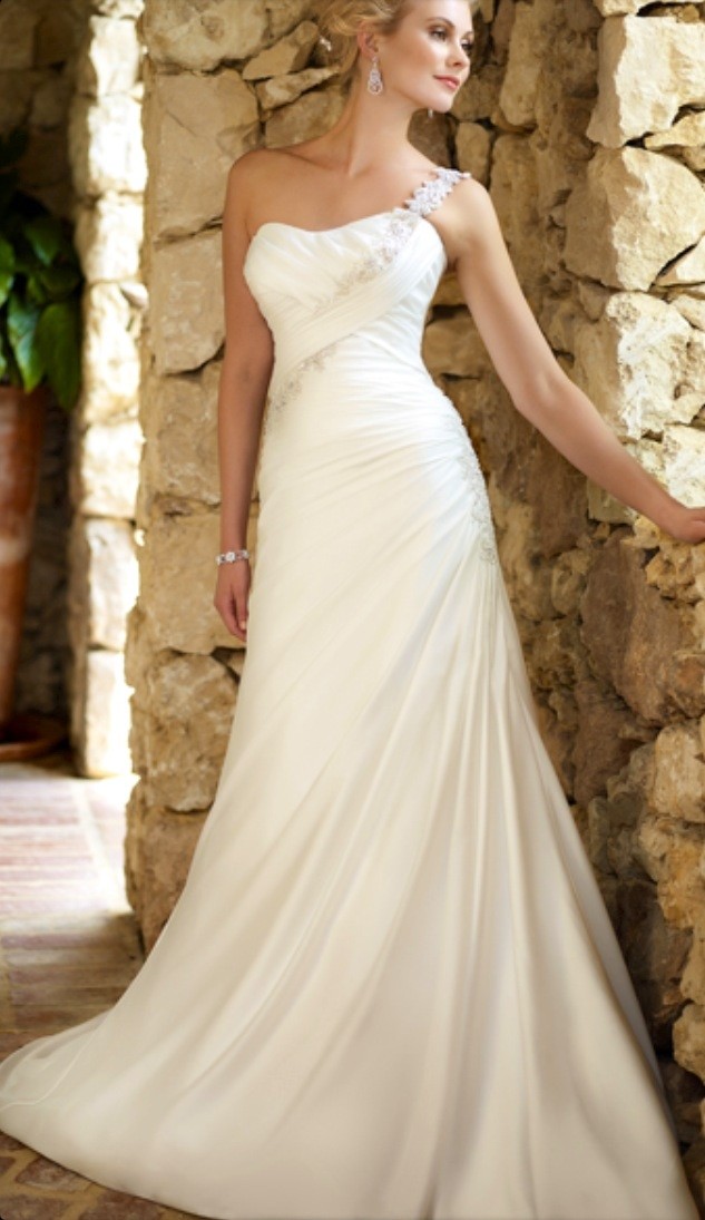 Stella York Style 5648 New Wedding Dress on Sale 56% Off - Stillwhite ...