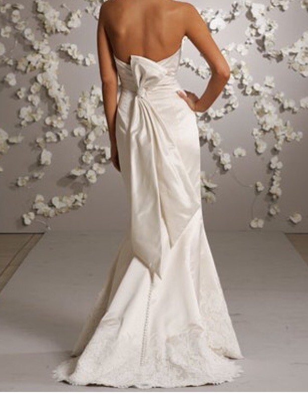 Alvina Valenta AV9002 Second Hand Wedding Dress on Sale 76