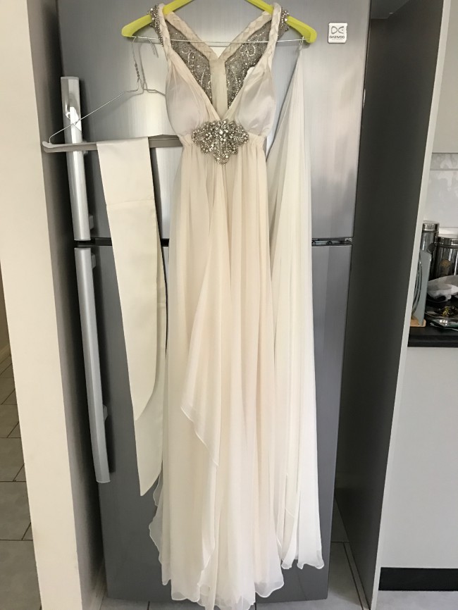 Anna Campbell, Elizabeth