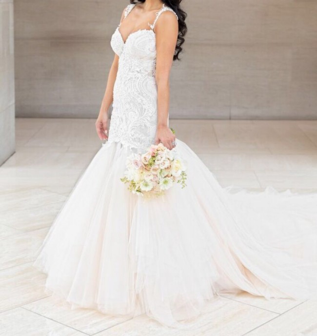 Galia Lahav, Loretta