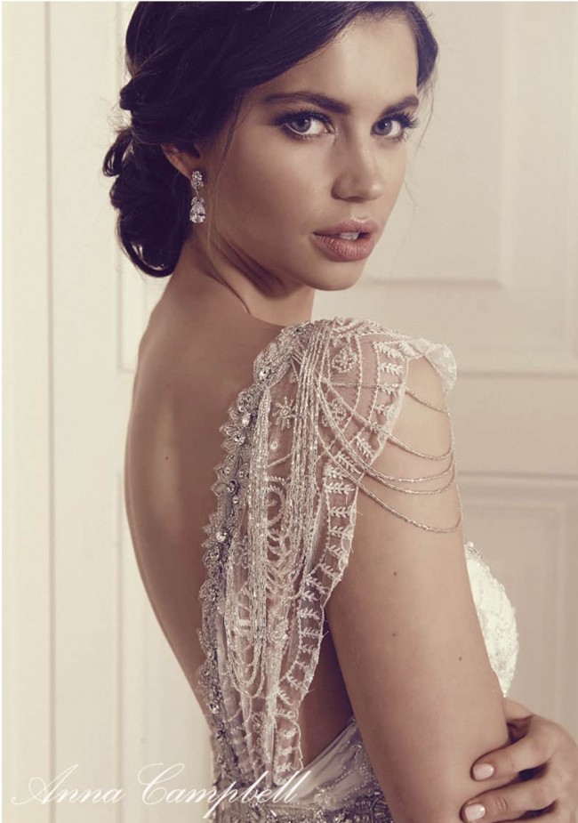 Anna Campbell, Sheath