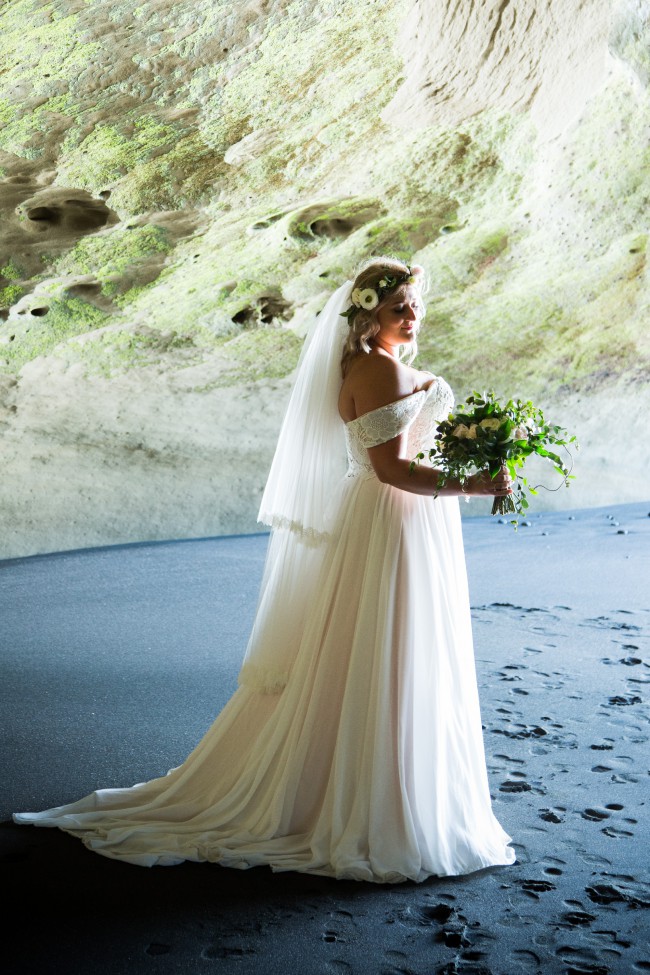 Brides Desire, Estelle