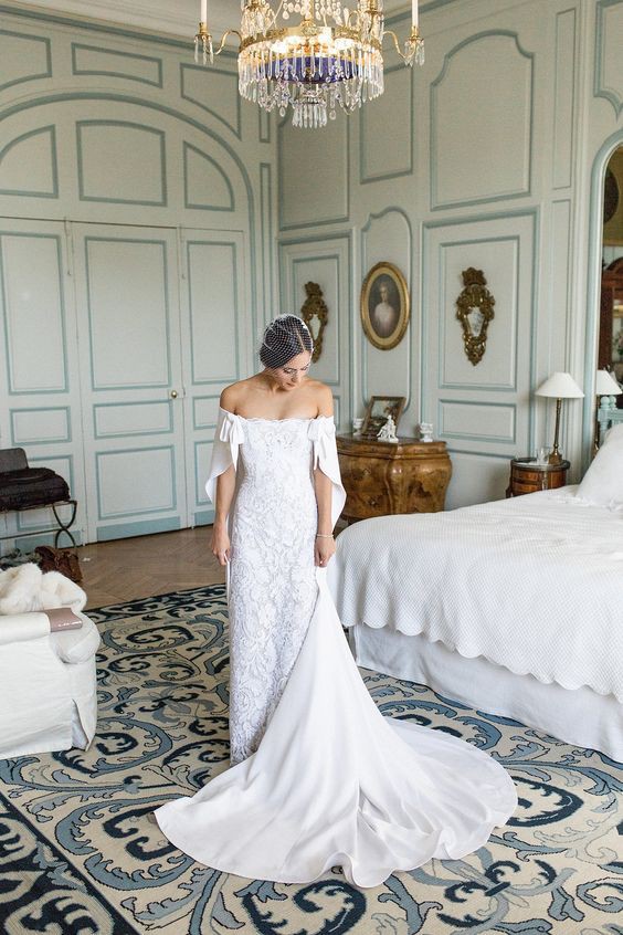 20 Glorious Wedding Dresses with Capes 20 Glorious Wedding Dresses with Capes