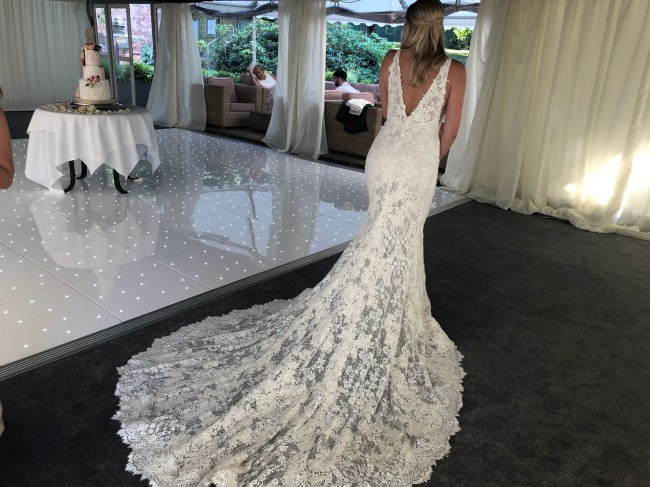 Pronovias, Estela